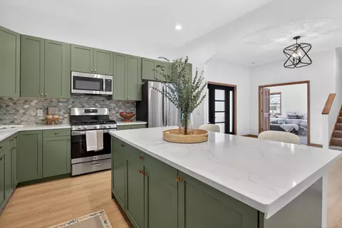Kitchen - 7900 Napoleon Rd, Jackson, MI 49201 photo 10 of 11