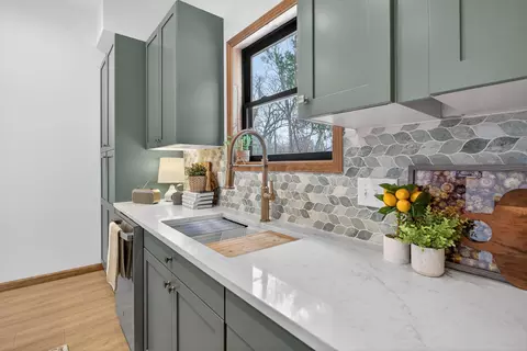 Kitchen - 7900 Napoleon Rd, Jackson, MI 49201 photo 11 of 11
