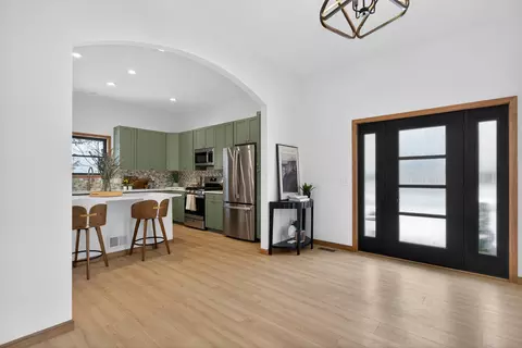 Entry Way - 7900 Napoleon Rd, Jackson, MI 49201 photo 12 of 17
