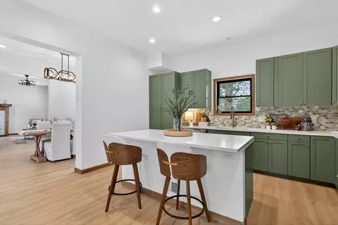 Kitchen - 7900 Napoleon Rd, Jackson, MI 49201 photo 4 of 11