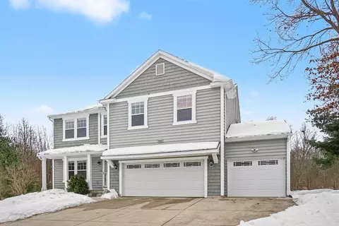 9360 Stratford Woods Trl, Kalamazoo, MI 49009