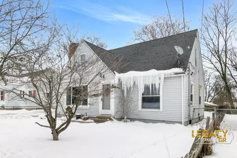 2926 Charlesgate Ave SW, Wyoming, MI 49509