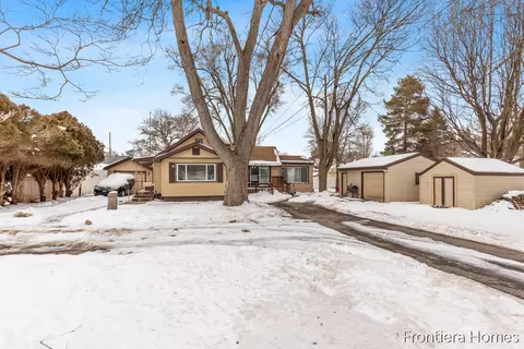 147 Montrose St NE, Grand Rapids, MI 49505
