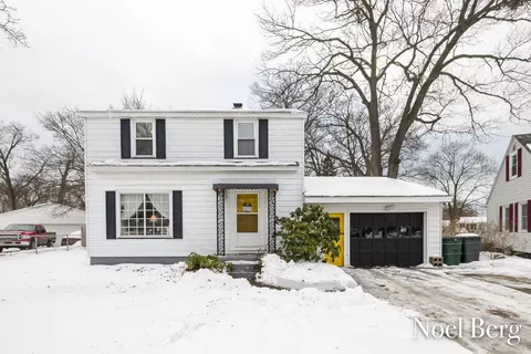 2169 Norman St, Norton Shores, MI 49441
