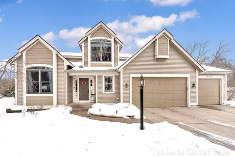 15233 Rannes St, Spring Lake, MI 49456