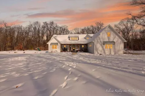 23232 Shorecrest Woods Dr, Pierson, MI 49339