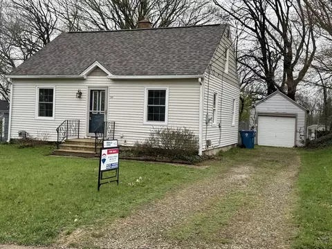 309 E Oak Grove Ave, Parchment, MI 49004