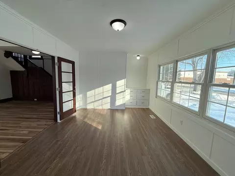 Living - 421 Lewis St, Belding, MI 48809 photo 6 of 8