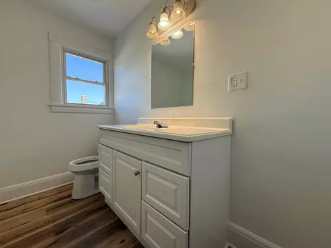 Bath - 421 Lewis St, Belding, MI 48809 photo 4 of 4