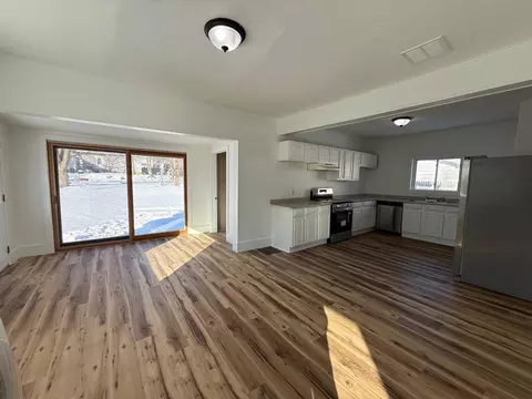 Living - 421 Lewis St, Belding, MI 48809 photo 8 of 8