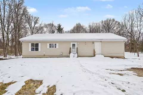 1050 Pine St, Niles, MI 49120