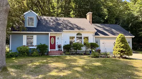 12637 Lakeshore Dr, Grand Haven, MI 49417