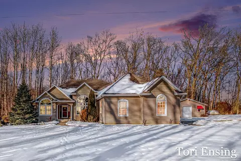 14011 Stacey Rd NE, Greenville, MI 48838