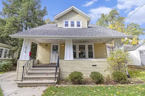 1914 Brentwood Ave, Kalamazoo, MI 49008