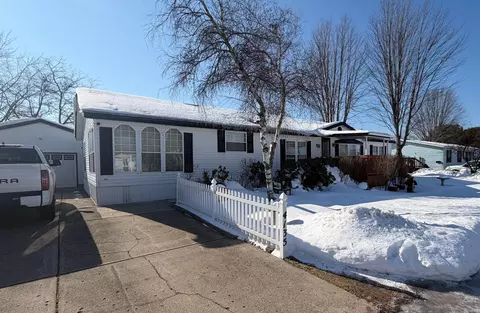 4135 Sawgrass Trl, Muskegon, MI 49442