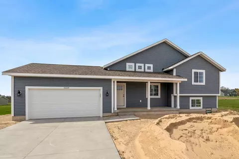 5229 Lilac Ln, Fremont, MI 49412