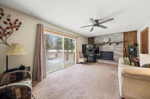 Living - 8876 20th Ave, Remus, MI 49340 photo 3 of 4