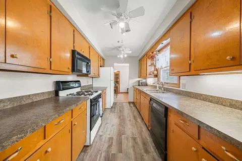 Kitchen - 8876 20th Ave, Remus, MI 49340 photo 1 of 5