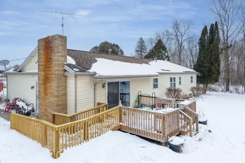 Exterior - 8876 20th Ave, Remus, MI 49340 photo 7 of 7