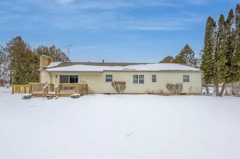 Exterior - 8876 20th Ave, Remus, MI 49340 photo 5 of 7