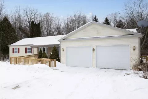 Exterior - 8876 20th Ave, Remus, MI 49340 photo 2 of 7