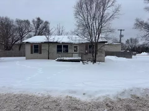 765 E 10th St, Baldwin, MI 49304