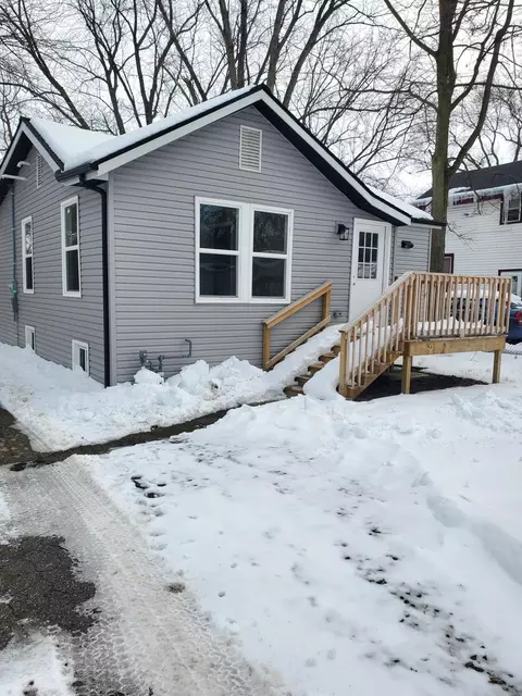 1347 Rose Ave, Benton Harbor, MI 49022