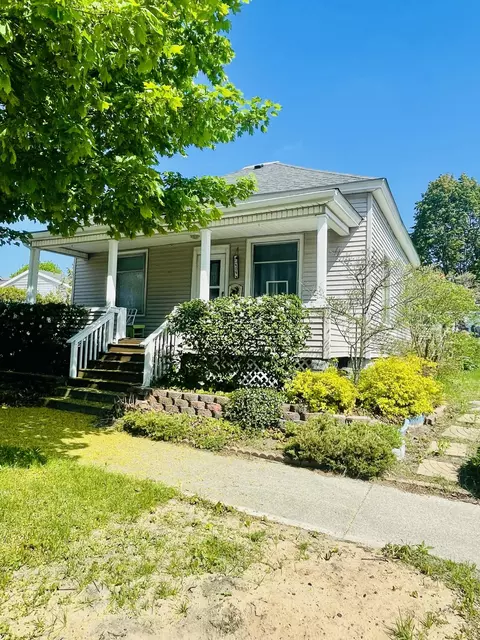 404 W Court St, Ludington, MI 49431