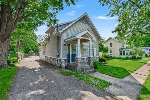224 Pleasant Ave SE, Caledonia, MI 49316