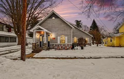 224 Pleasant Ave SE, Caledonia, MI 49316