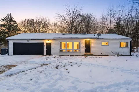 4613 W Ab Ave, Plainwell, MI 49080