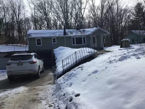 286 108th Ave, Plainwell, MI 49080 photo 2