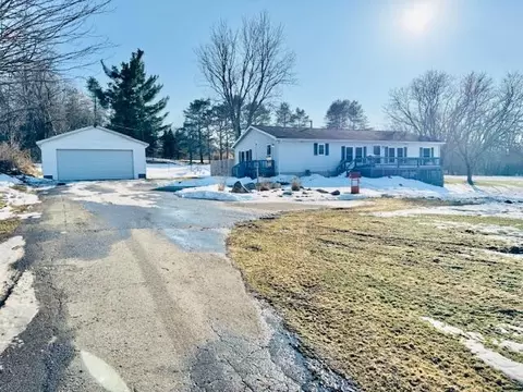 440 E Francis St, Nashville, MI 49073