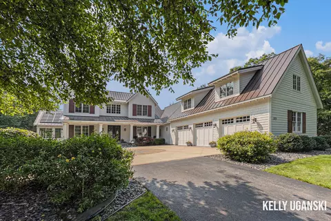 2275 N Scenic Dr, Muskegon, MI 49445
