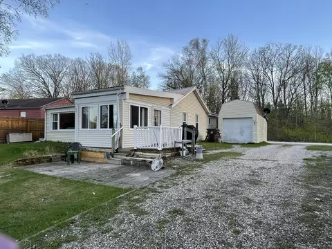 761 S Coolidge Dr, Six Lakes, MI 48886