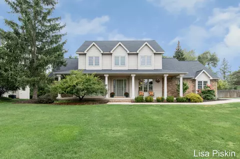 1909 Deerfield Ct SE, Grand Rapids, MI 49546