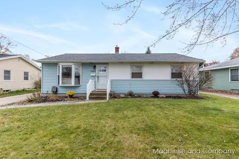 1642 Blanchard St SW, Wyoming, MI 49519
