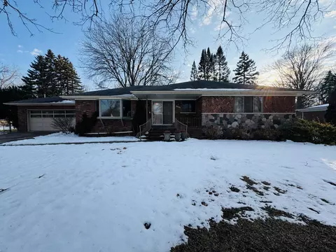 21154 Hale St, Clinton Twp, MI 48036