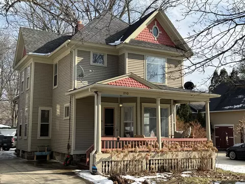 210 N Kalamazoo Ave, Marshall, MI 49068