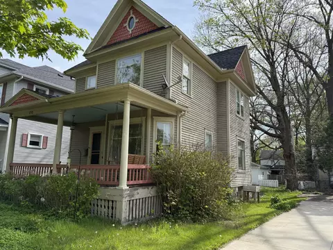 210 N Kalamazoo Ave, Marshall, MI 49068