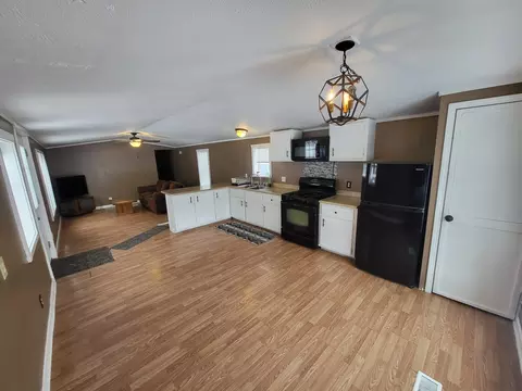 853 Glen Ave, Elberta, MI 49628 photo 4