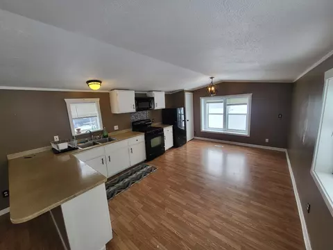 853 Glen Ave, Elberta, MI 49628 photo 2