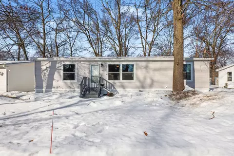 3977 Commodore Ln, Muskegon, MI 49442