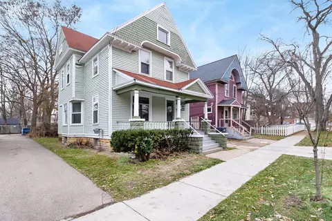 712 W Vine St, Kalamazoo, MI 49008