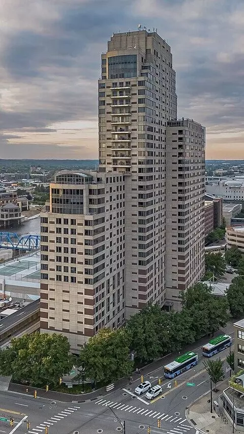 79 Campau Cir NW, Grand Rapids, MI 49503