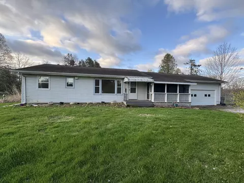 3334 W Glendora Rd, Three Oaks, MI 49128