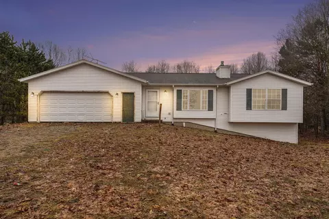 22185 44th Ave, Mattawan, MI 49071