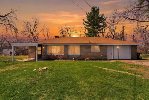522 4th St, Michigan Center, MI 49254