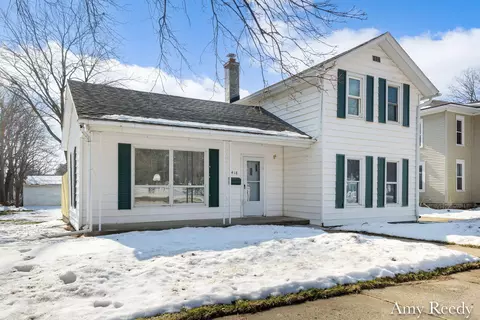 Exterior - 418 Elm St SE, Lowell, MI 49331 photo 1 of 3