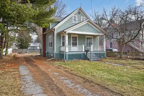 155 S Scott St, Adrian, MI 49221 photo 4